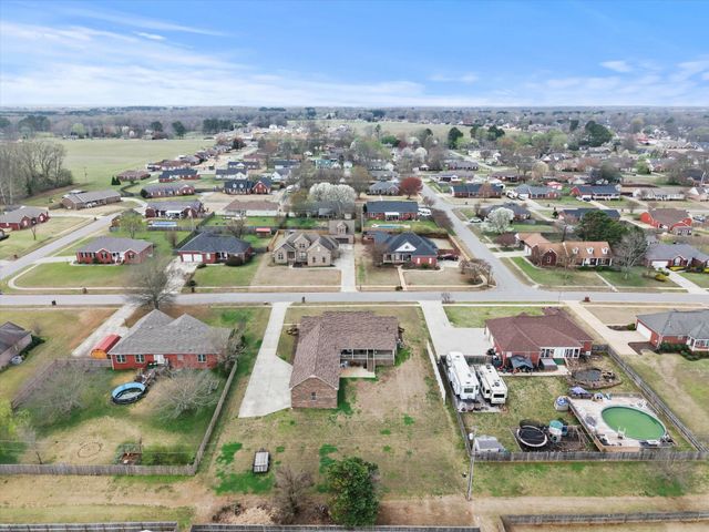 1803 Nella Dr, Athens, AL 35611