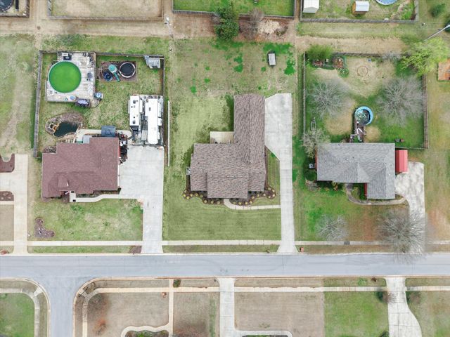 1803 Nella Dr, Athens, AL 35611