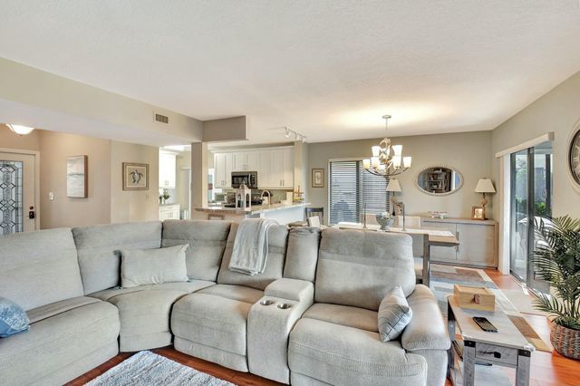 10663 Ocean Palm Way 101, Boynton Beach, FL 33437