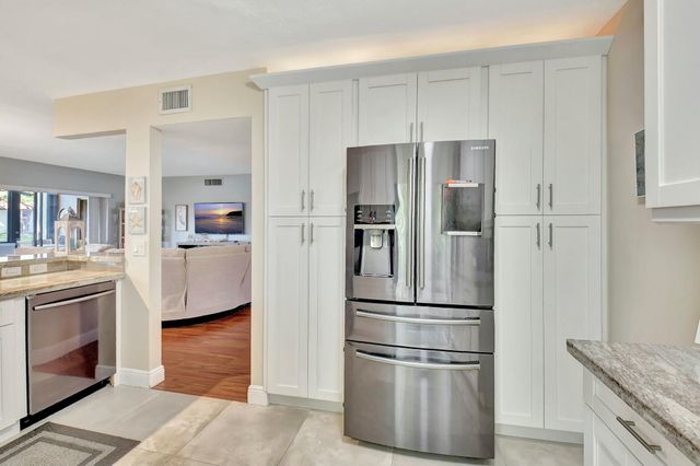 10663 Ocean Palm Way 101, Boynton Beach, FL 33437