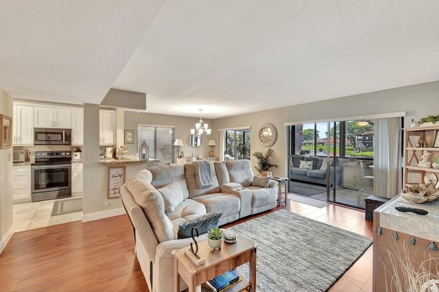 10663 Ocean Palm Way 101, Boynton Beach, FL 33437