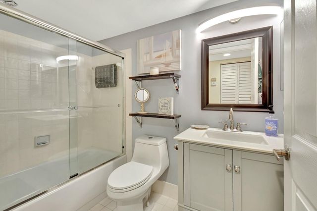 10663 Ocean Palm Way 101, Boynton Beach, FL 33437