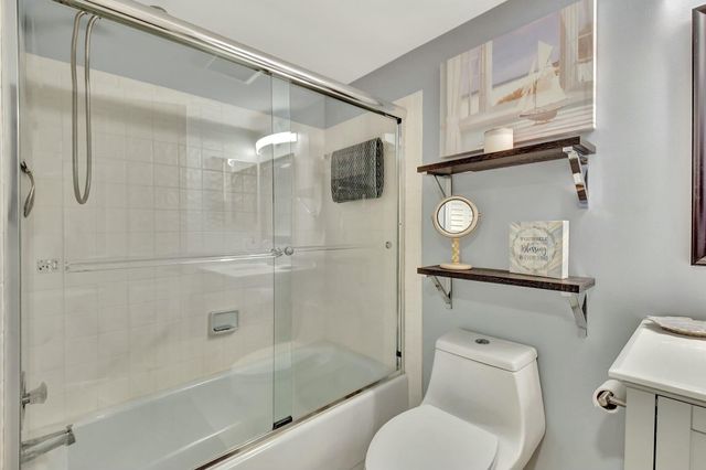 10663 Ocean Palm Way 101, Boynton Beach, FL 33437