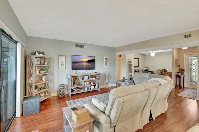 10663 Ocean Palm Way 101, Boynton Beach, FL 33437