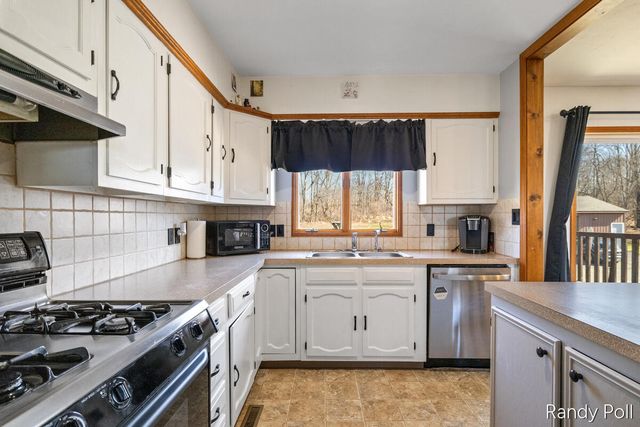 5773 E 136th Street, Sand Lake, MI 49343