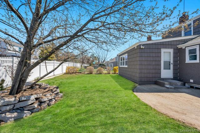 160 Fallon Avenue, Elmont, NY 11003