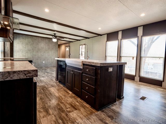 2109 Hawk Lane, Kingston, OK 73439