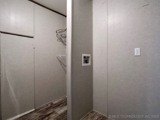 2109 Hawk Lane, Kingston, OK 73439