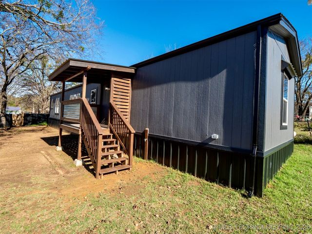 2109 Hawk Lane, Kingston, OK 73439