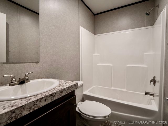 2109 Hawk Lane, Kingston, OK 73439