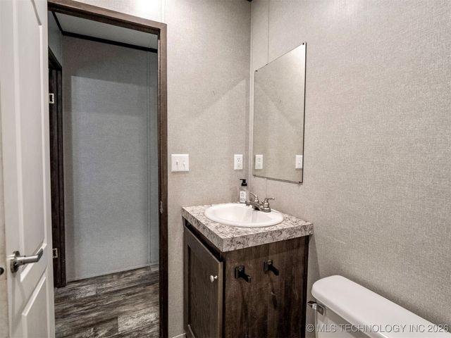 2109 Hawk Lane, Kingston, OK 73439