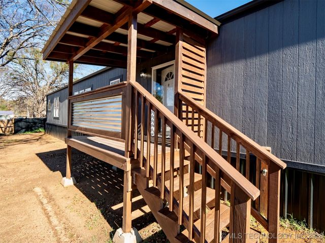 2109 Hawk Lane, Kingston, OK 73439