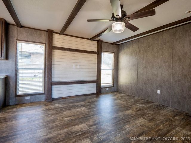 2109 Hawk Lane, Kingston, OK 73439