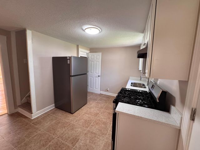1021 Minnehaha Avenue E, Saint Paul, MN 55106