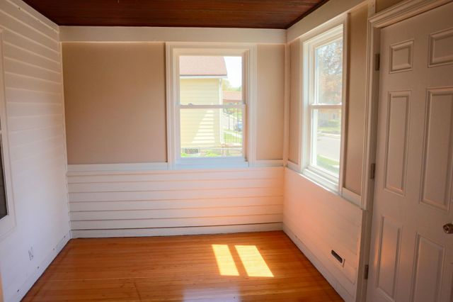 1021 Minnehaha Avenue E, Saint Paul, MN 55106