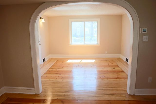 1021 Minnehaha Avenue E, Saint Paul, MN 55106