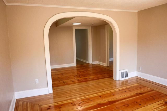1021 Minnehaha Avenue E, Saint Paul, MN 55106