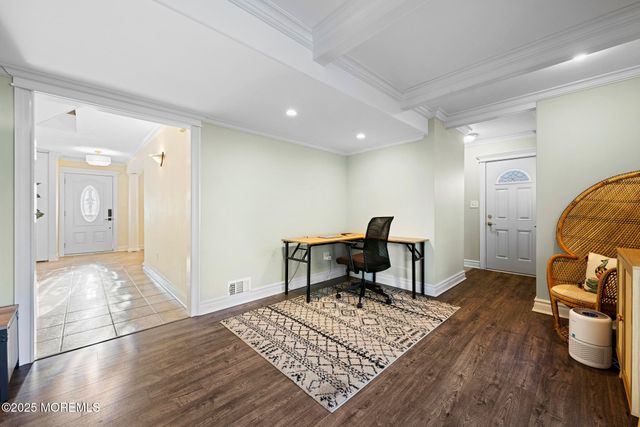 16 Galway Drive, Hazlet, NJ 07730