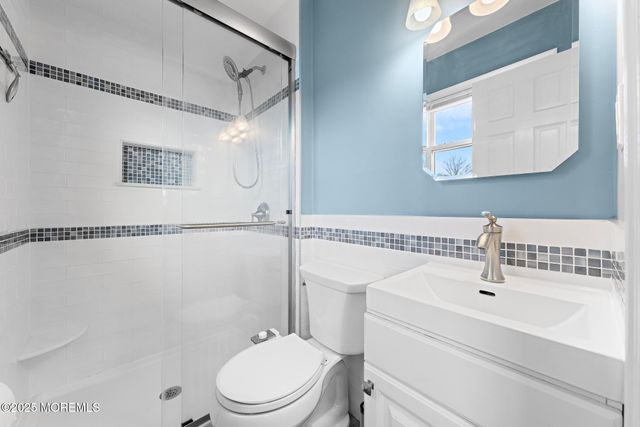 16 Galway Drive, Hazlet, NJ 07730