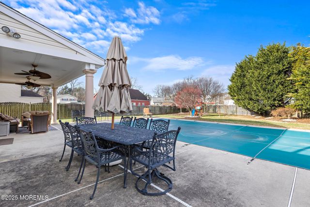 16 Galway Drive, Hazlet, NJ 07730