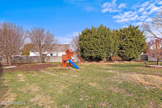 16 Galway Drive, Hazlet, NJ 07730