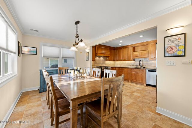 16 Galway Drive, Hazlet, NJ 07730