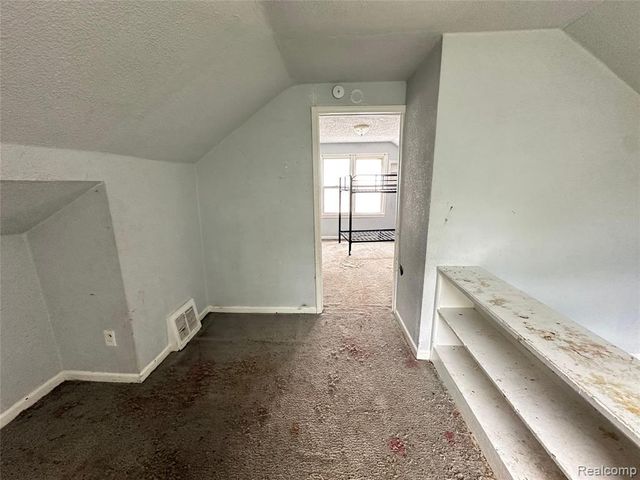 8084 Artesian Street, Detroit, MI 48228