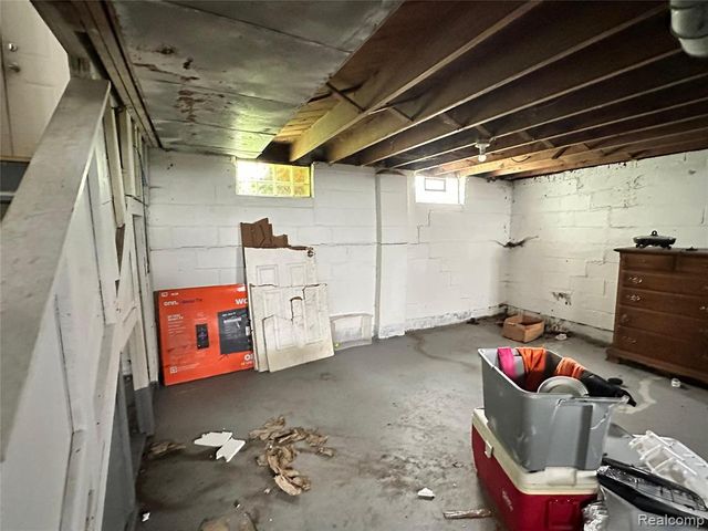 8084 Artesian Street, Detroit, MI 48228