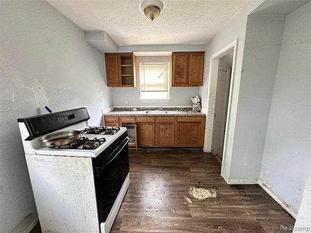 8084 Artesian Street, Detroit, MI 48228