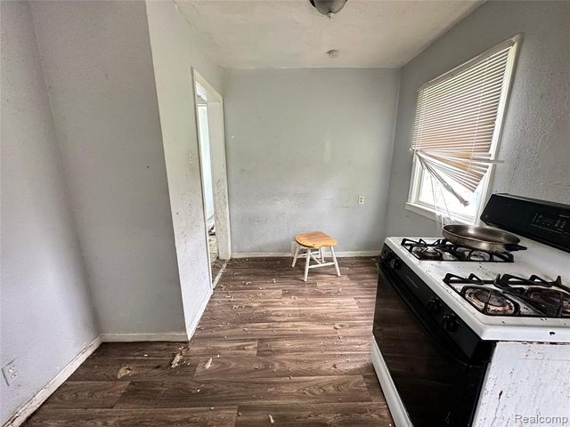 8084 Artesian Street, Detroit, MI 48228