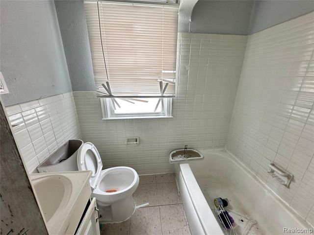 8084 Artesian Street, Detroit, MI 48228
