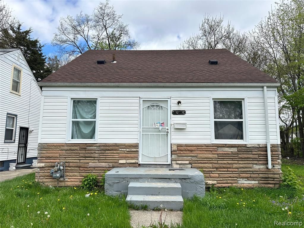 8084 Artesian Street, Detroit, MI 48228