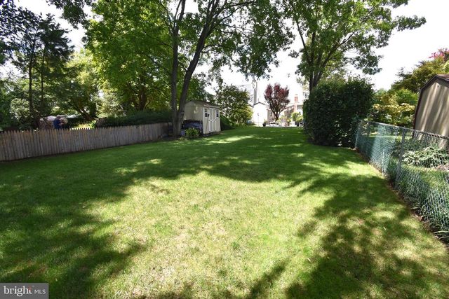 438 W BROAD ST, Burlington, NJ 08016