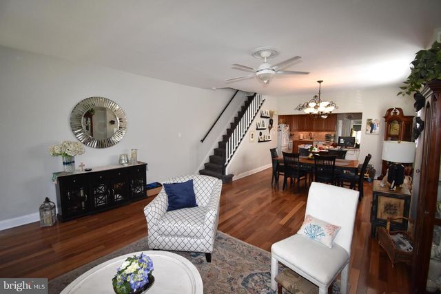 438 W BROAD ST, Burlington, NJ 08016