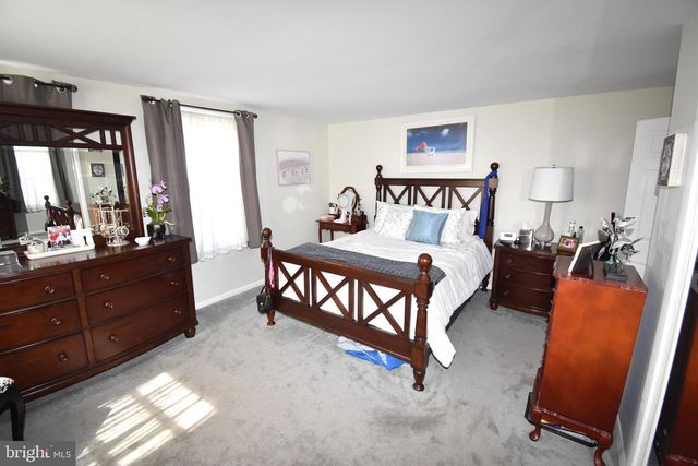 438 W BROAD ST, Burlington, NJ 08016