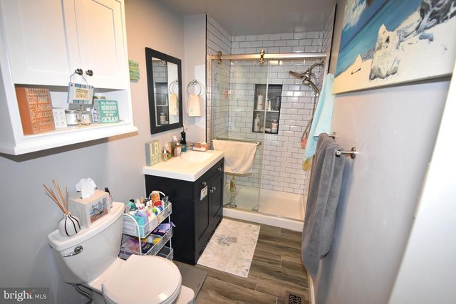438 W BROAD ST, Burlington, NJ 08016