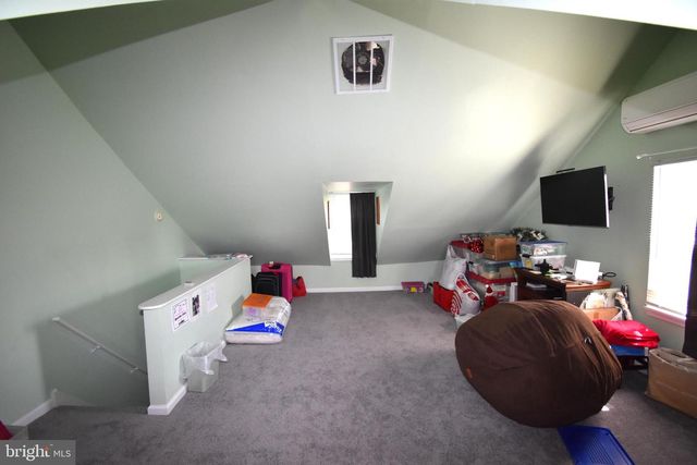 438 W BROAD ST, Burlington, NJ 08016
