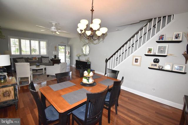 438 W BROAD ST, Burlington, NJ 08016