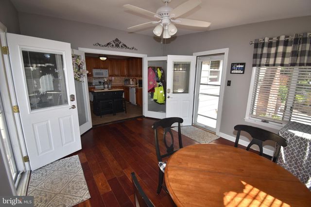 438 W BROAD ST, Burlington, NJ 08016