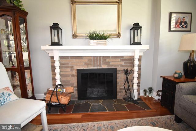 438 W BROAD ST, Burlington, NJ 08016