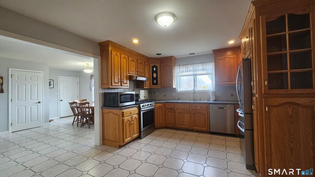 47 South Street, Plymouth, CT 06782