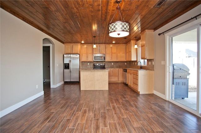 6101 SW Thorney Cove, Bentonville, AR 72712
