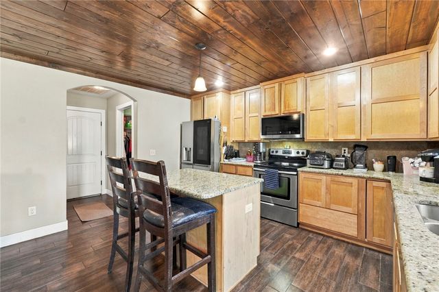 6101 SW Thorney Cove, Bentonville, AR 72712