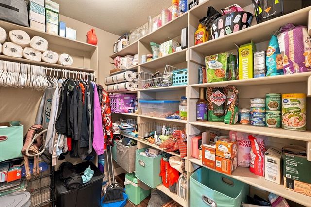 6101 SW Thorney Cove, Bentonville, AR 72712