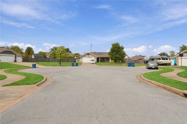 6101 SW Thorney Cove, Bentonville, AR 72712