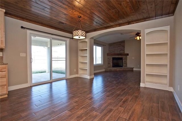 6101 SW Thorney Cove, Bentonville, AR 72712