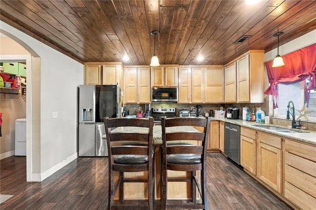 6101 SW Thorney Cove, Bentonville, AR 72712