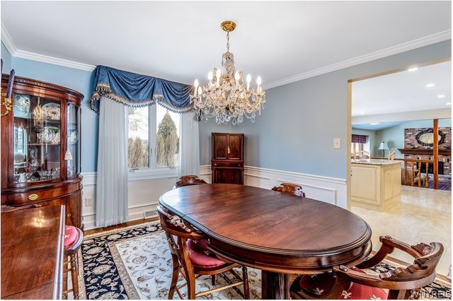 19 Bramblewood Lane, Amherst, NY 14051