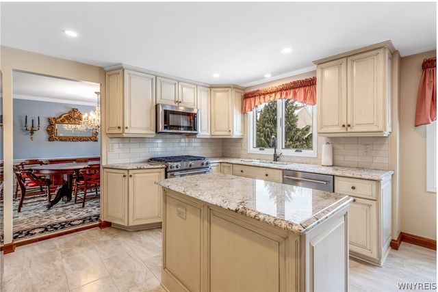 19 Bramblewood Lane, Amherst, NY 14051