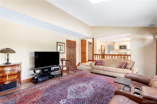 19 Bramblewood Lane, Amherst, NY 14051